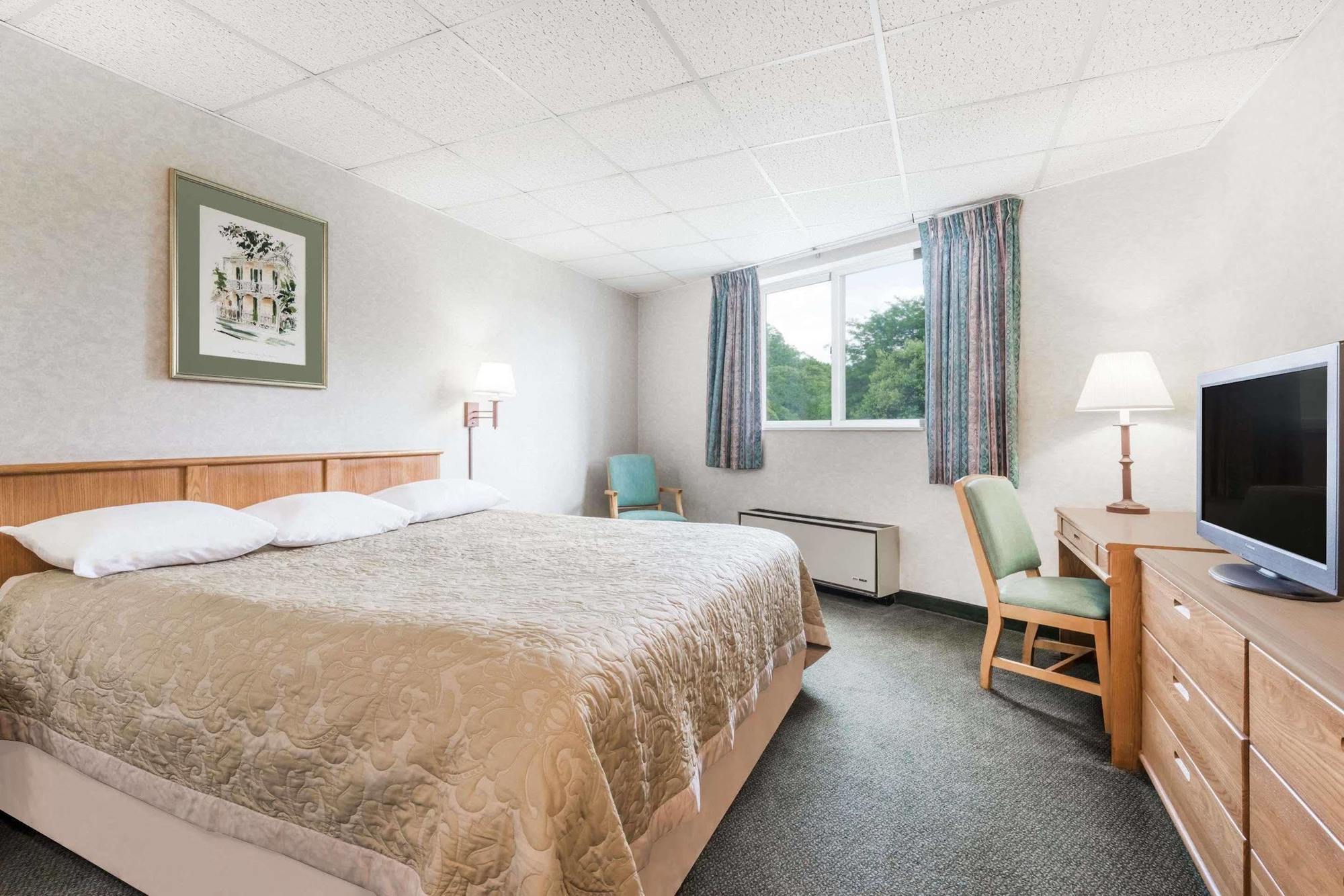 Motel Super 8 By Wyndham State College Extérieur photo