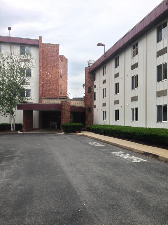 Motel Super 8 By Wyndham State College Extérieur photo